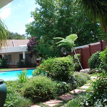 Sunninghill Guest Lodges Johannesburg Room photo