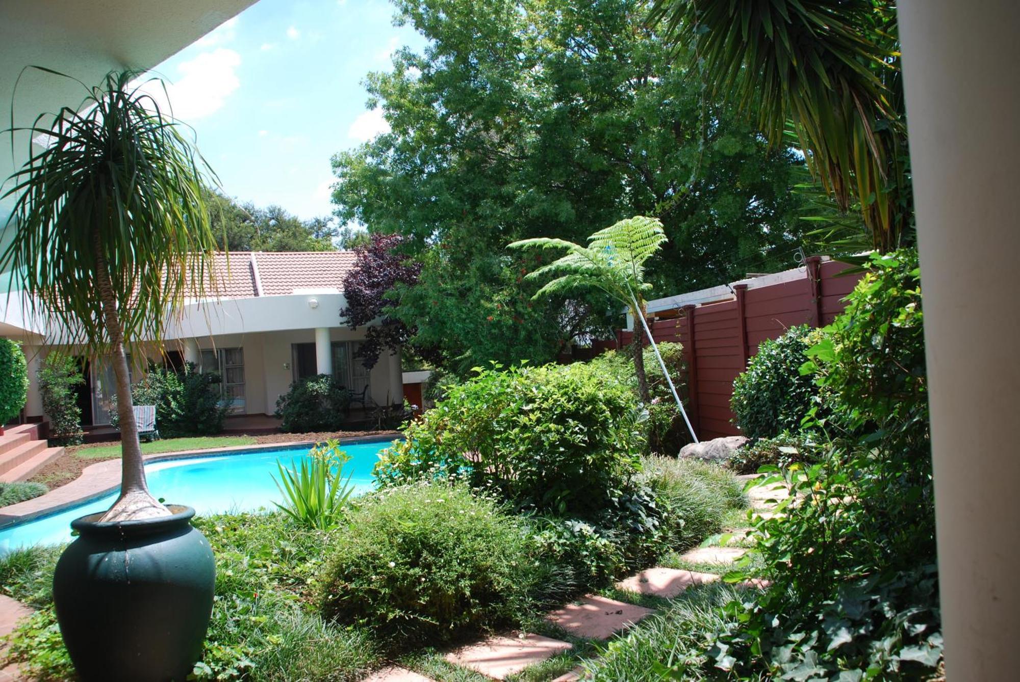 Sunninghill Guest Lodges Johannesburg Room photo