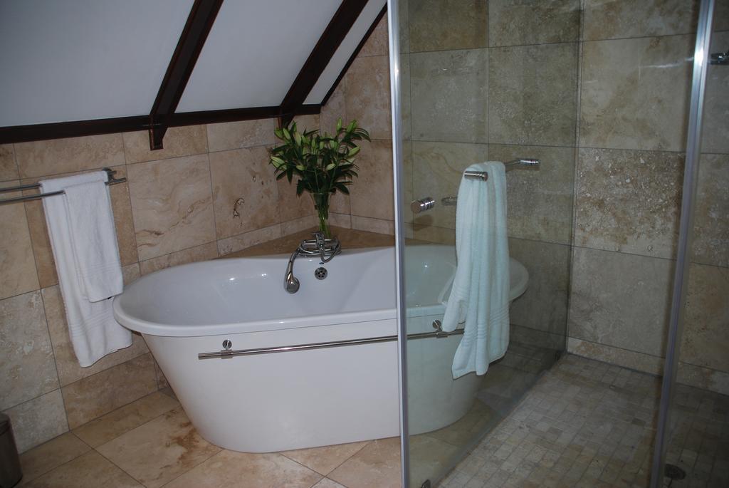 Sunninghill Guest Lodges Johannesburg Room photo