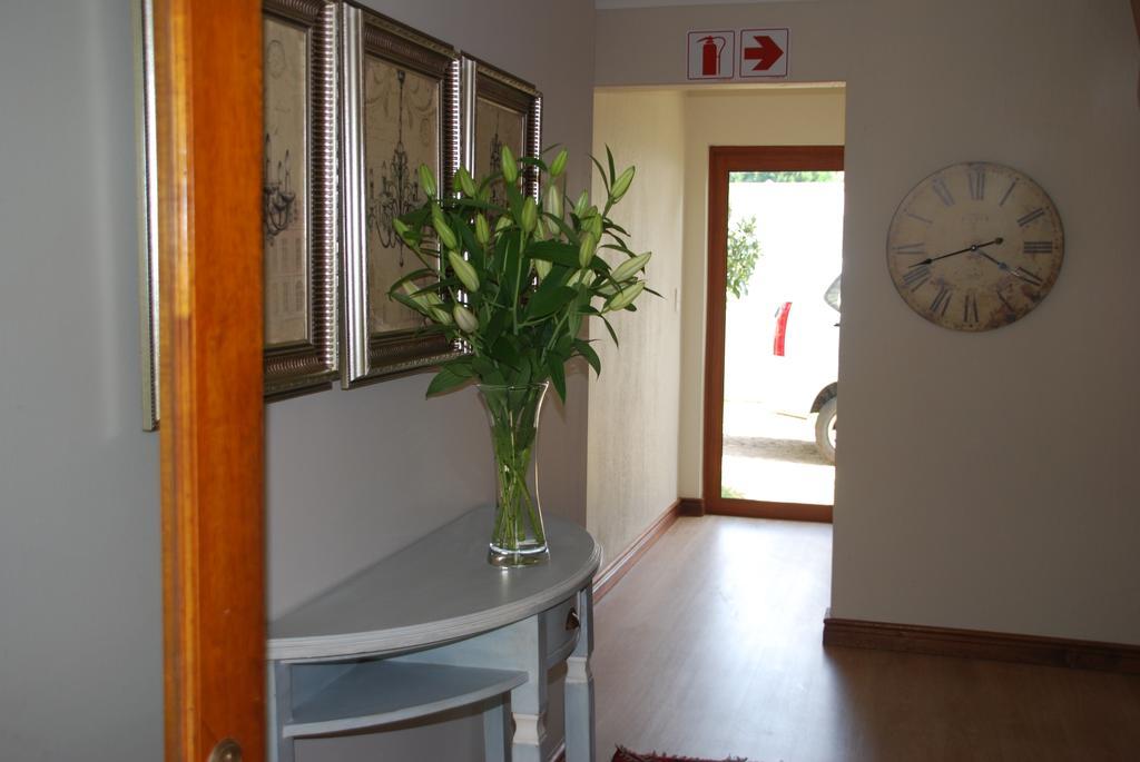 Sunninghill Guest Lodges Johannesburg Room photo