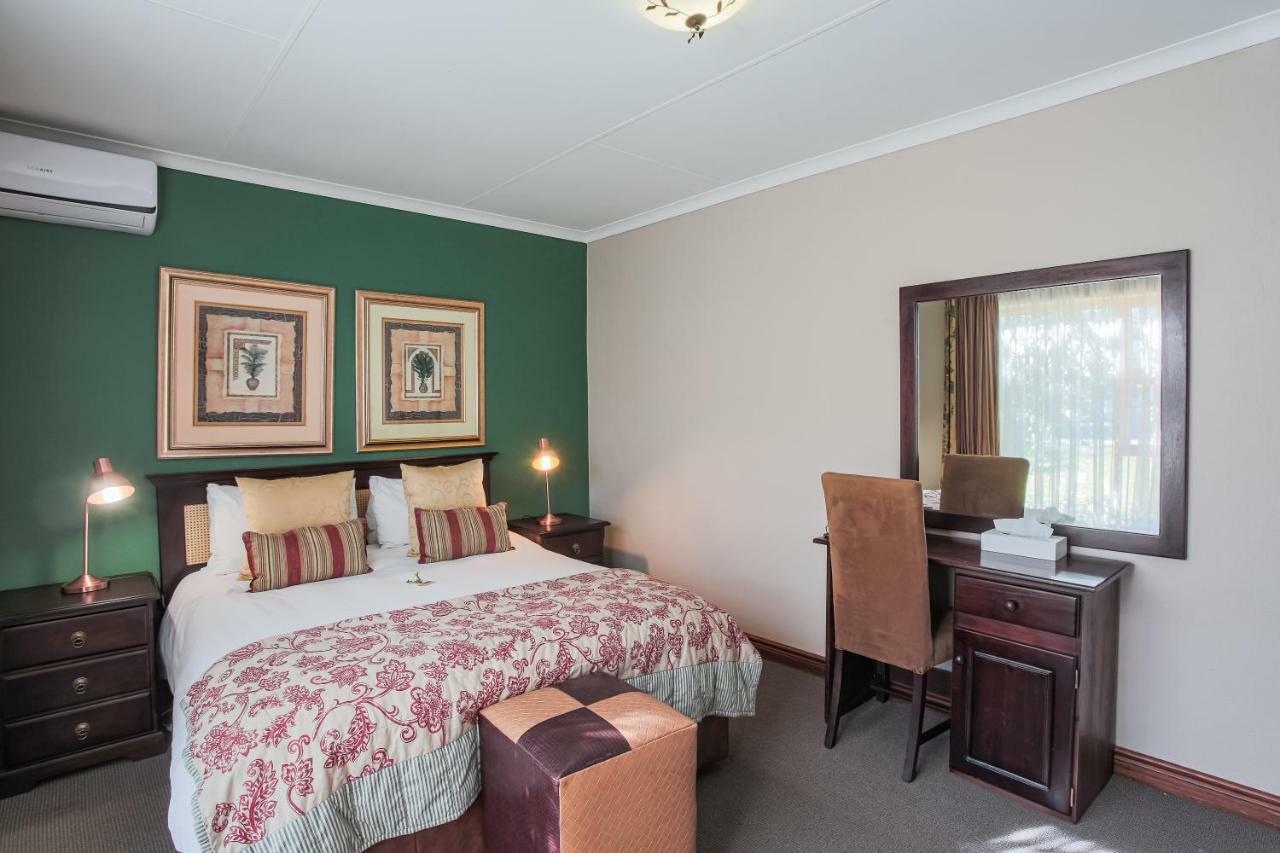 Sunninghill Guest Lodges Johannesburg Exterior photo