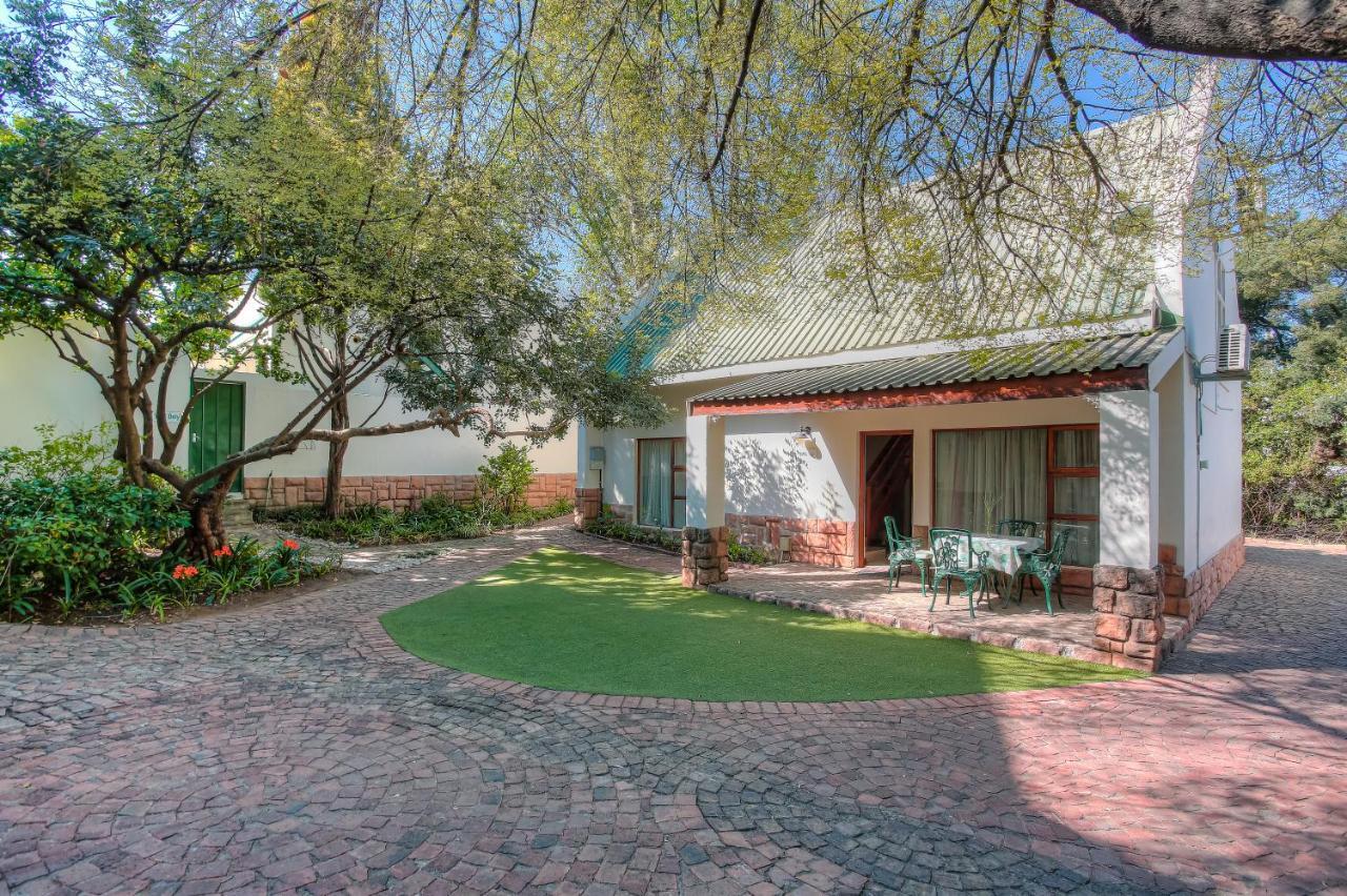 Sunninghill Guest Lodges Johannesburg Exterior photo